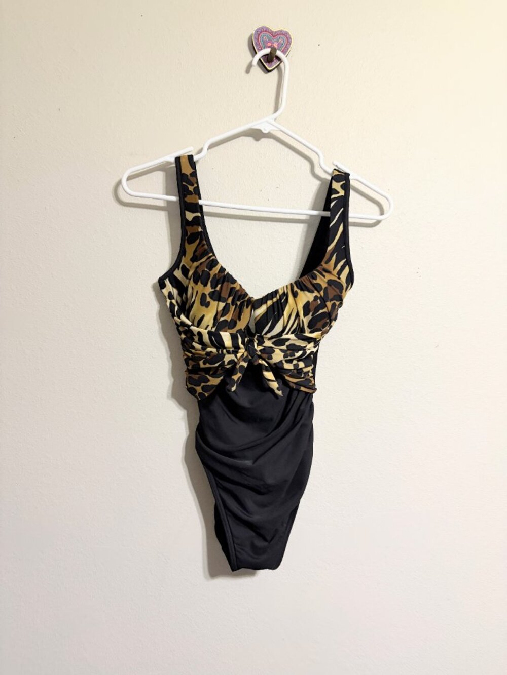 Miraclesuit Escape Leopard Print One Piece Swimsuit Size 8